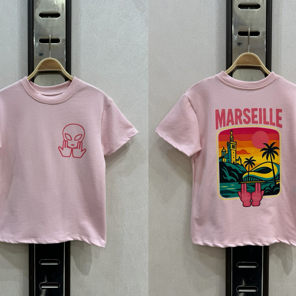 
                      
                        T-shirt Marseille Sunset – Édition Street Style
                      
                    