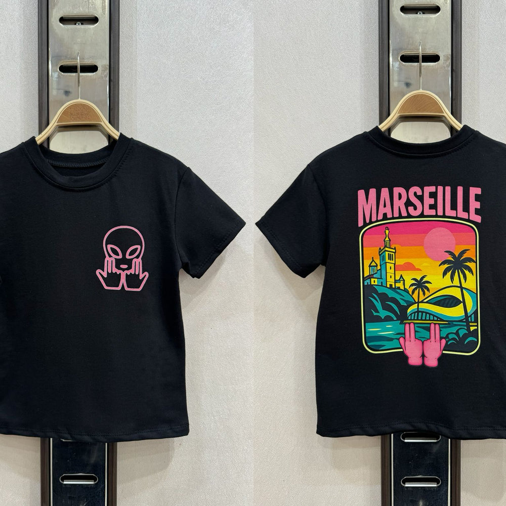 
                      
                        T-shirt Marseille Sunset – Édition Street Style
                      
                    