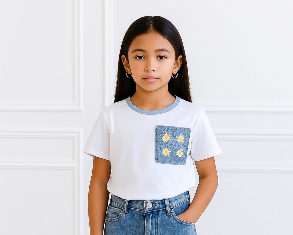 T-shirt blanc poche crochet marguerites